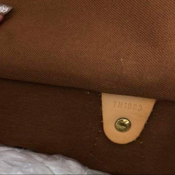 💯% Authentic LV Speedy 40 - Picture 4 of 8
